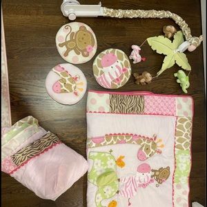 Nursery bedding set – 6 pieces safari pink